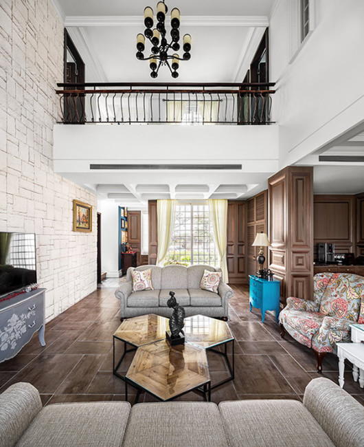 美式風(fēng)格挑高氣勢(shì)圖片