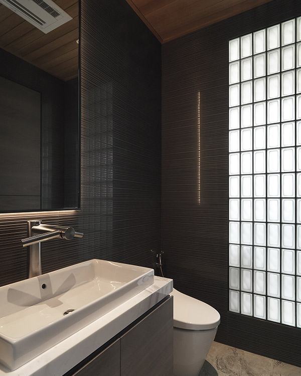 現(xiàn)代風(fēng)格客用衛(wèi)浴裝修效果圖