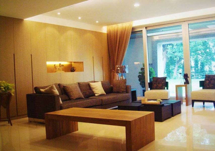 現(xiàn)代風(fēng)格大面開窗裝修案例