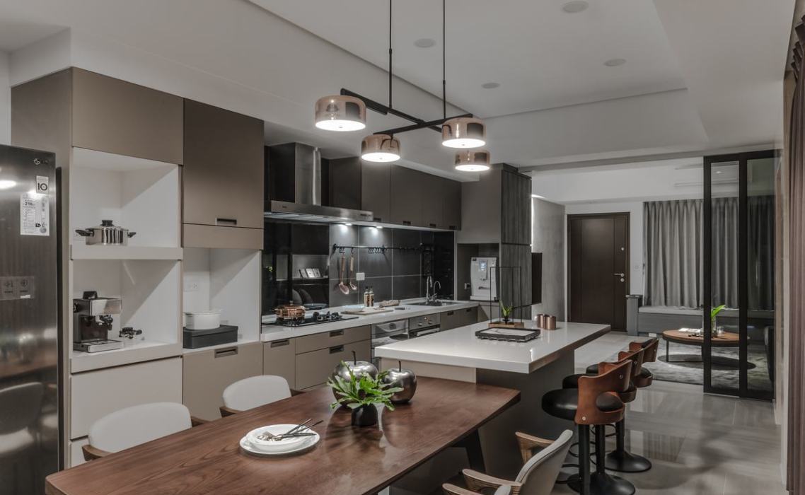 現(xiàn)代風格餐廚區(qū)裝修案例